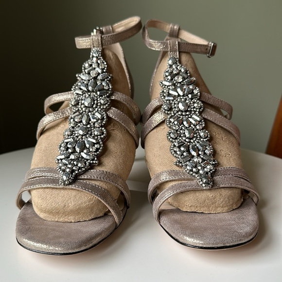 Antonio Melani Laoise Tstrap Metallic Leather Jewel Embellished Dress Sandal EUC - Picture 17 of 17